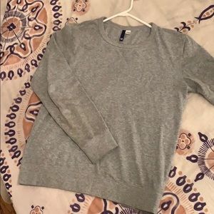Lightweight basic pullover